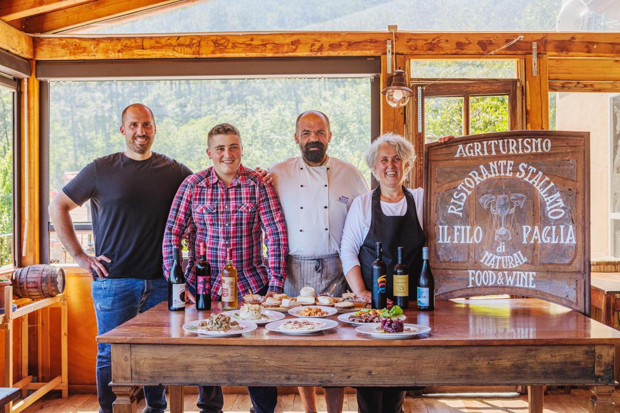 Agriturismo Di Charme E Ristorante Stallato Il Filo Di Paglia Carro Kültér fotó